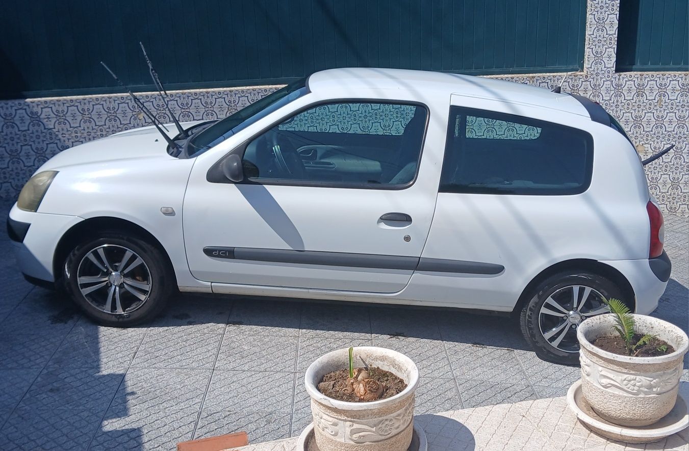 Clio 1.5 dci comercial de garagem