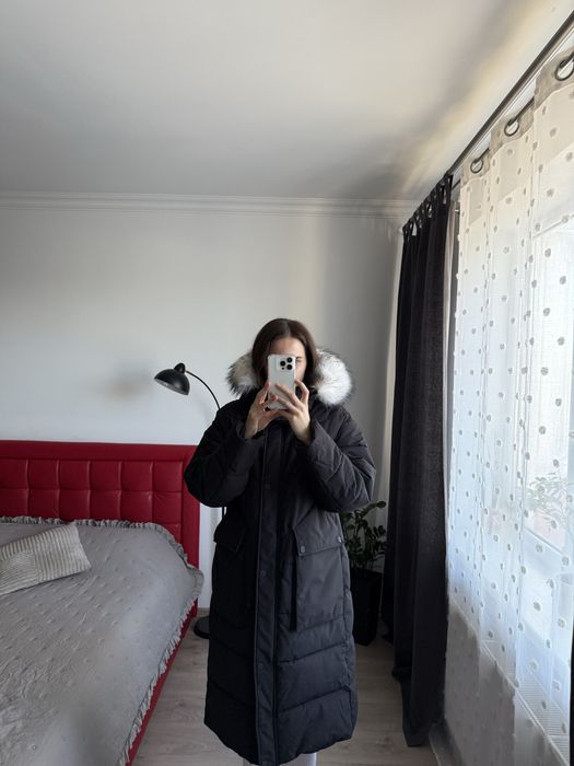 Жіночий пуховик бренду DKNY