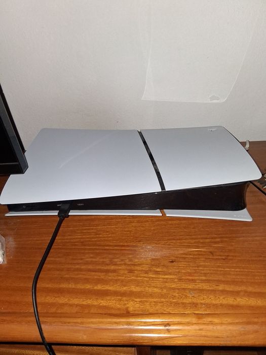PS5 Slim Digital 1TB com 1 ano garantia