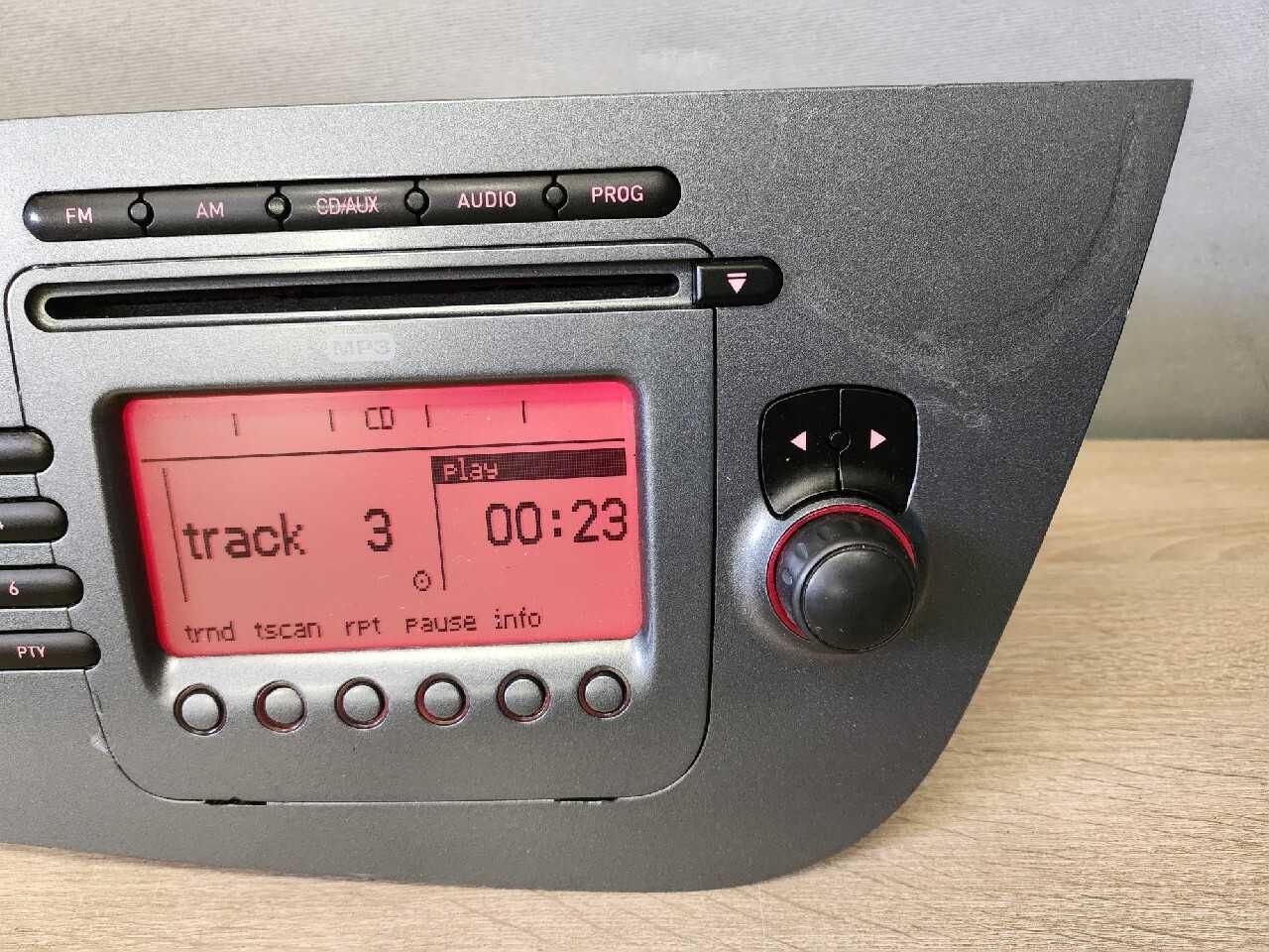 Radio samochodowe Oryginalne Seat Leon MK2 + kod CD, W pełni sprawne