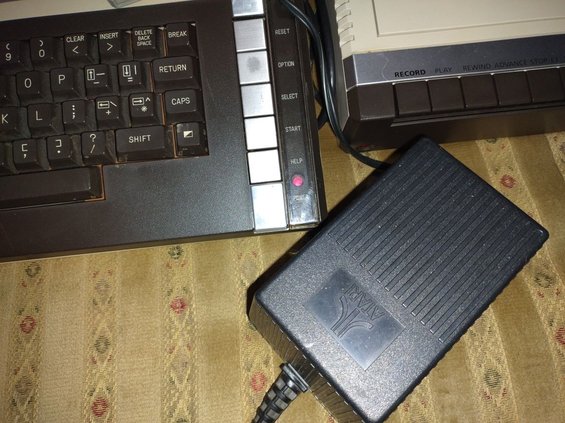 Atari 800XL zestaw z magnetofonem 1010