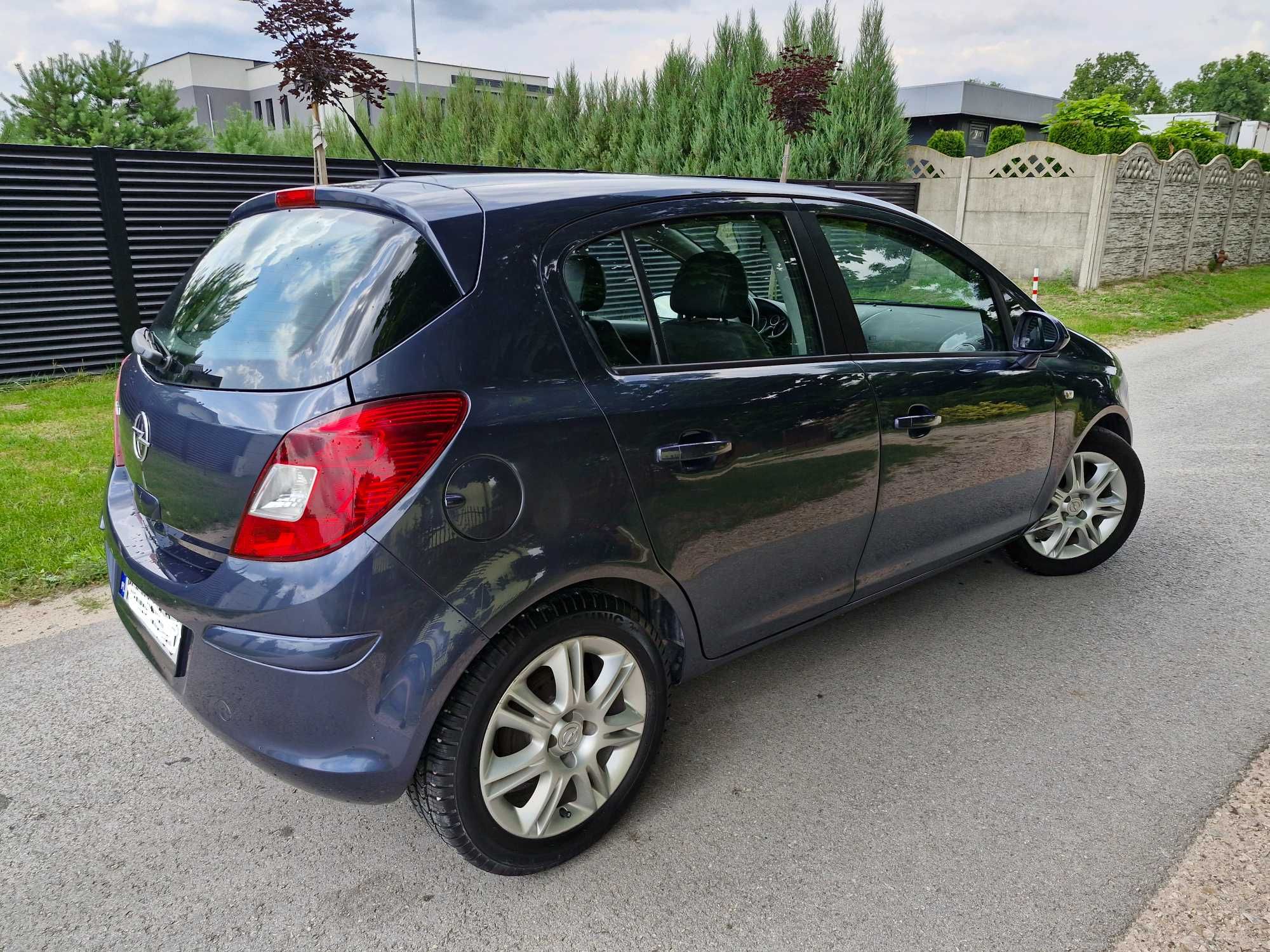 OPEL CORSA_1.2_Tylko 122 tyś.km_Półskóra_Grzane Fotele_Tempomat_Sensor