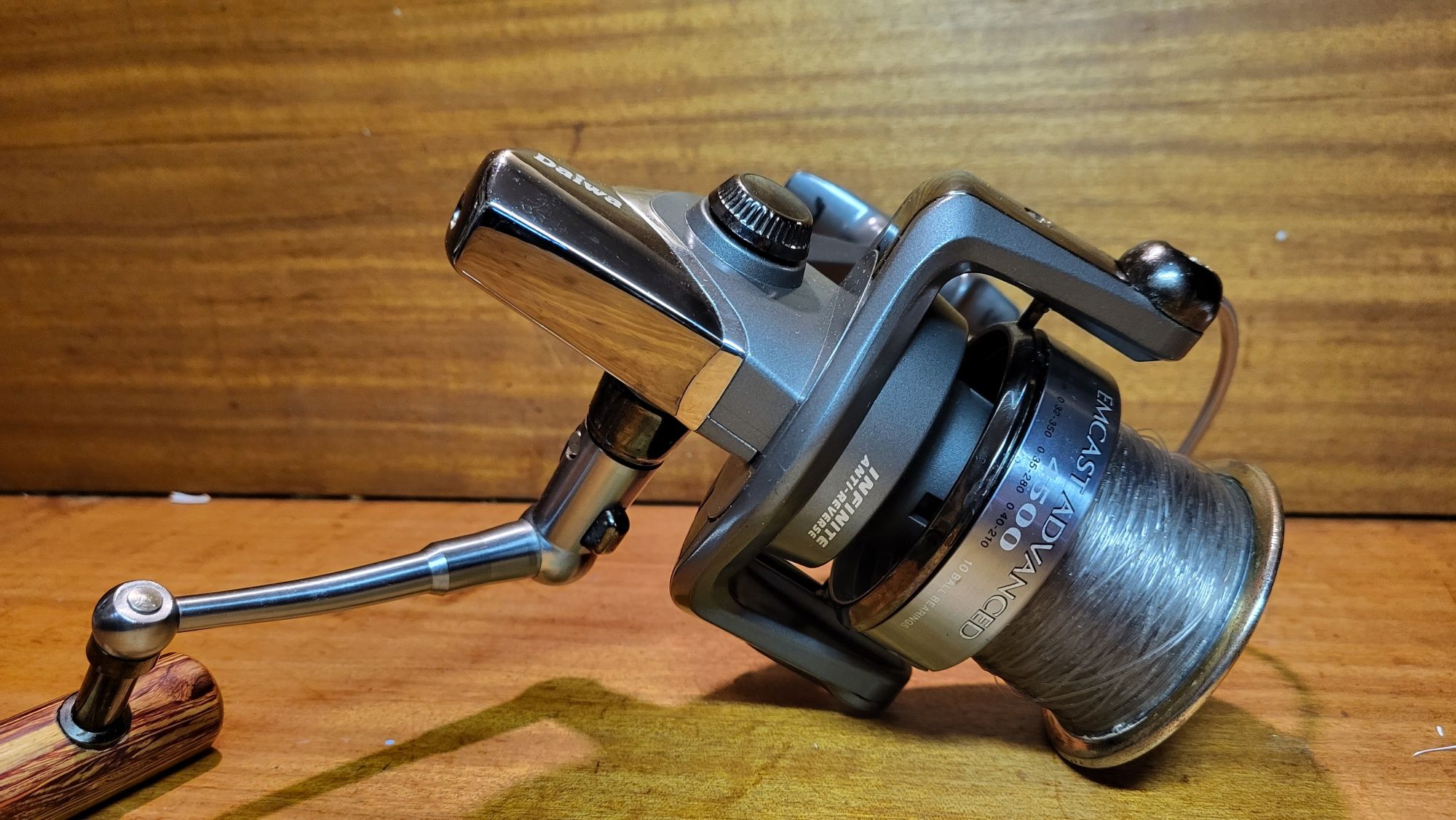 Carreto Daiwa Emcast Advanced 4500