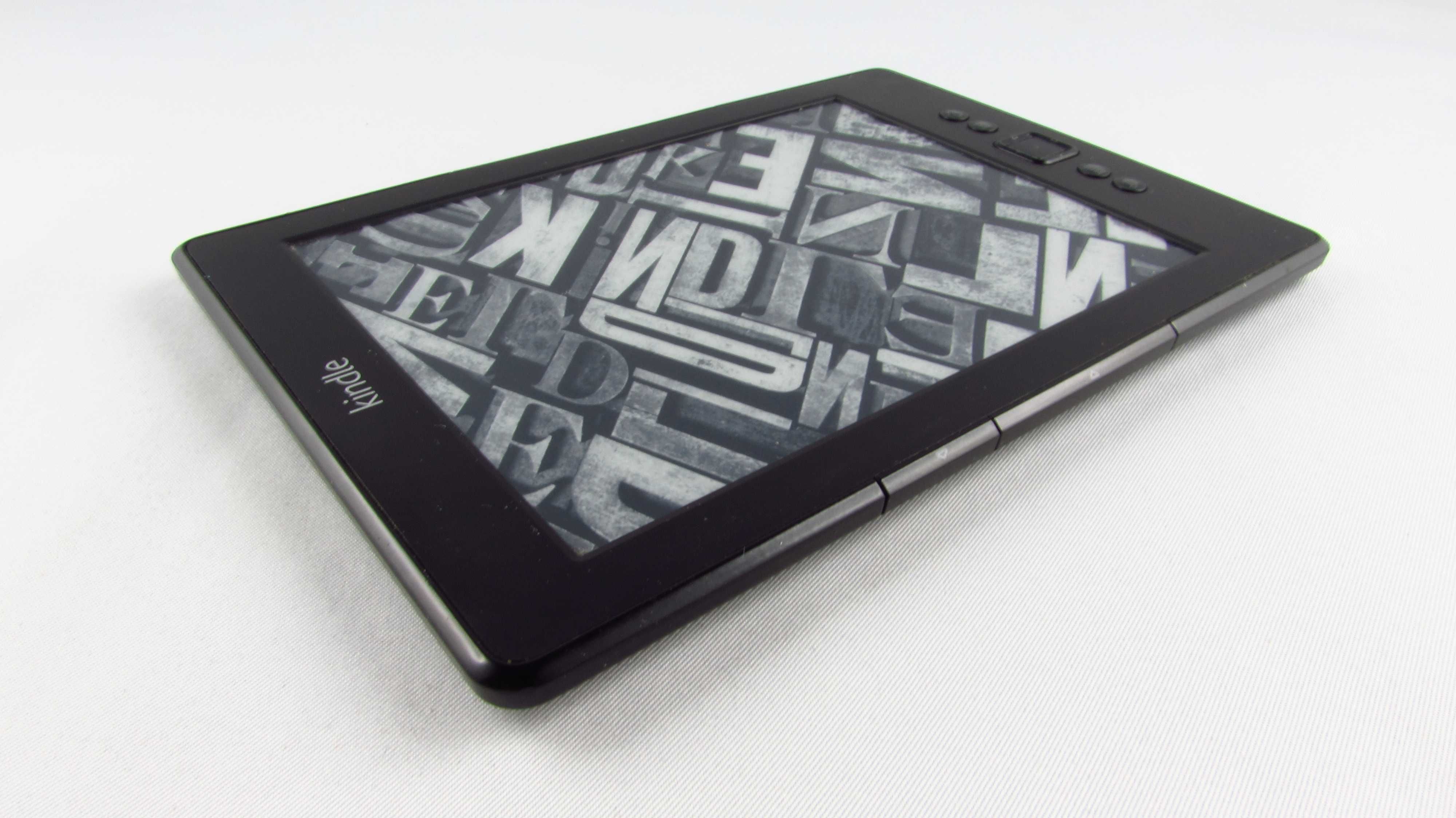 AMAZON Kindle 4th Generation D01100 Ebook Czytnik Czarny Etui Niebiesk