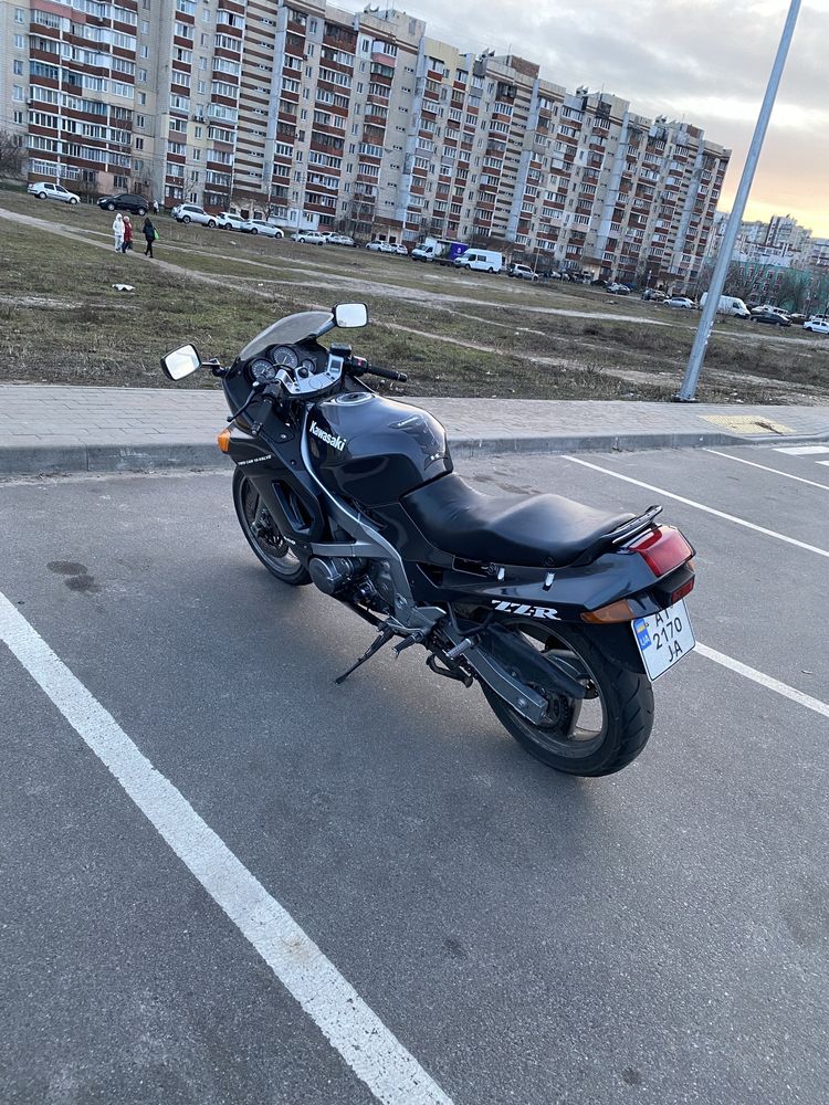 Kawasaki zzr 600 cc  (ТОЛЬКО ПЕРЕОФОРМЛЕНИЕ) идеальное состояние