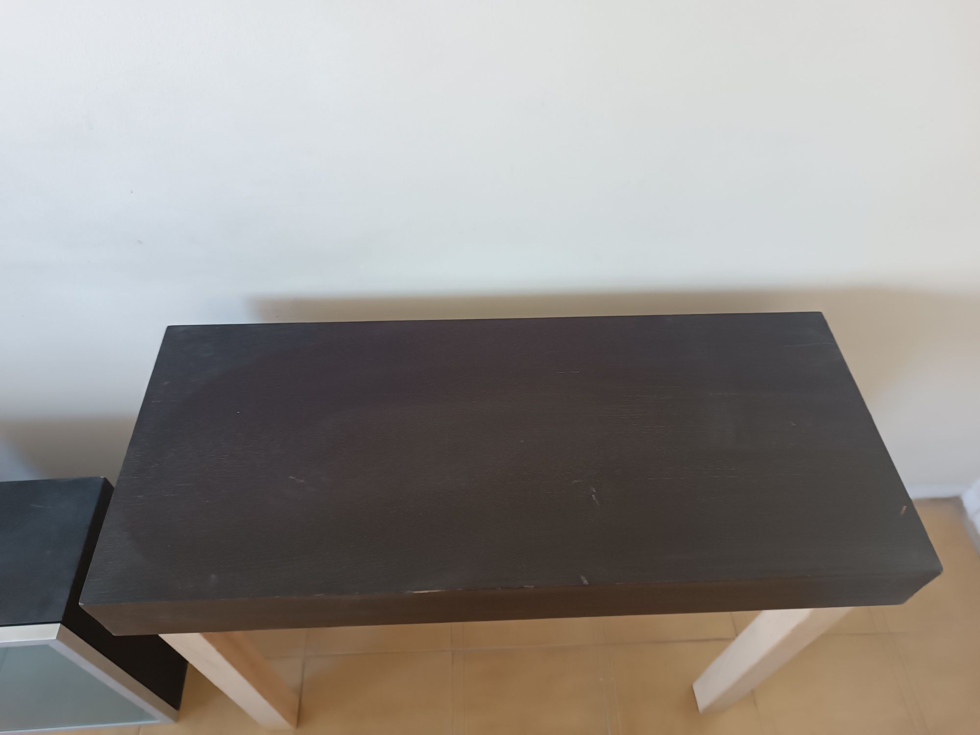 Vendo cubo com mesa