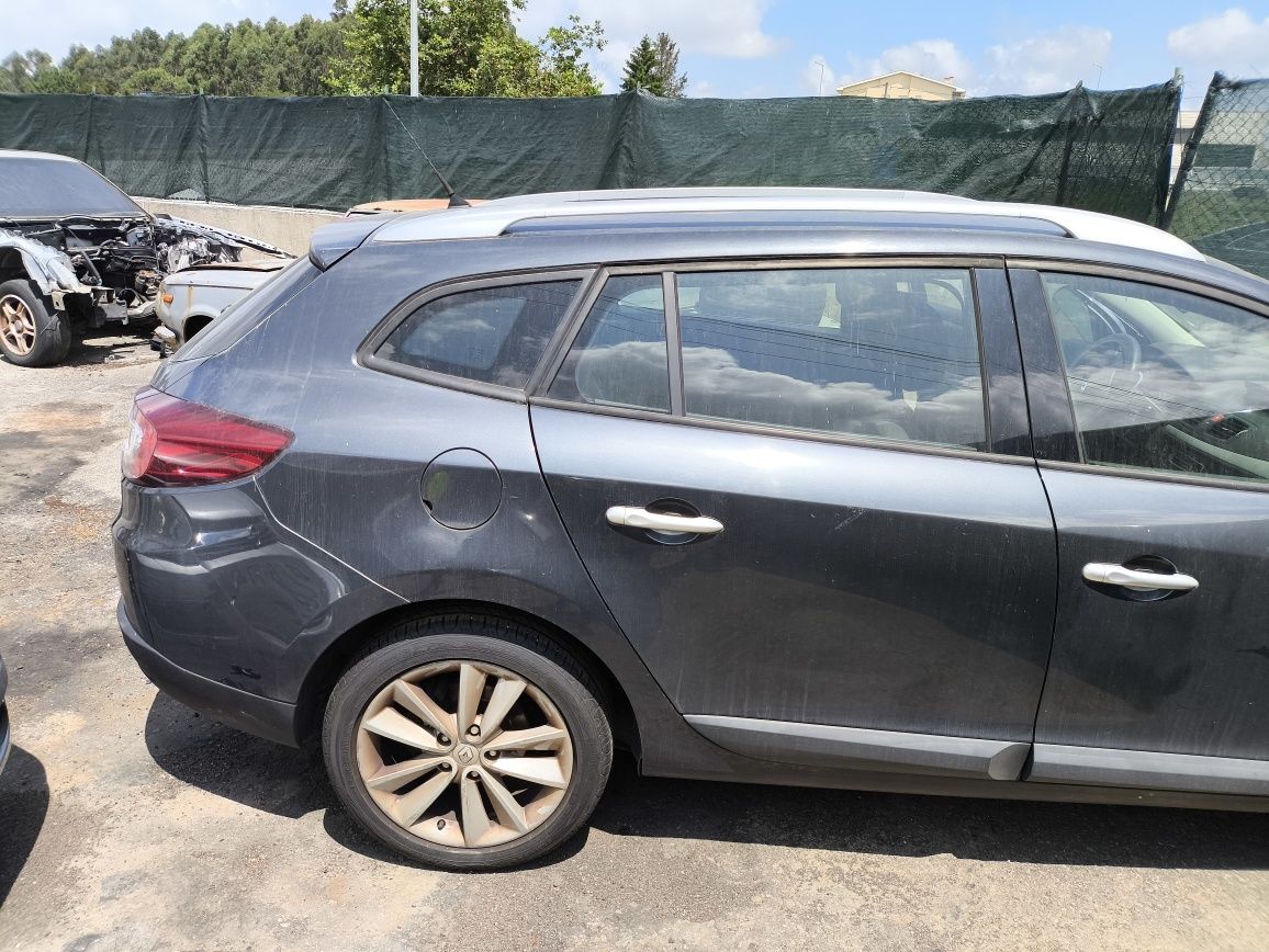 Renault Megane 1.5 DCI | Falta frente completa - fácil