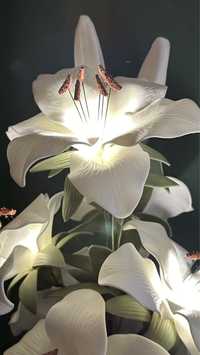 Квітка-світильник ручної роботи, квіти з ізолону, цветок-светильник