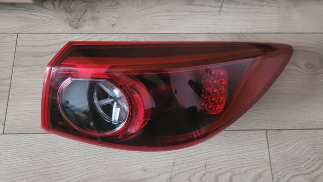 Lampa tylna prawa Mazda 3 BM sedan 13-19
