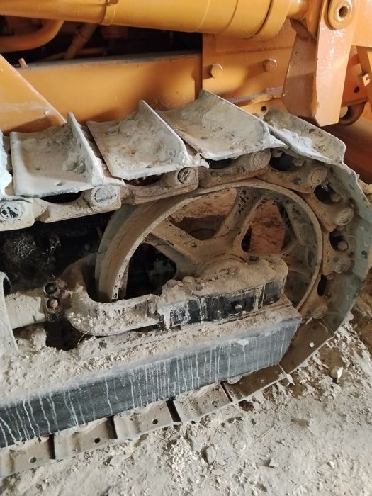 Трактор т-130 фронтальний навантажувач