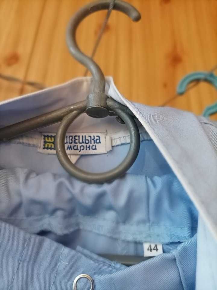 Продам костюм медичний  в ідеальному стані, верх, брюки та шапочка.