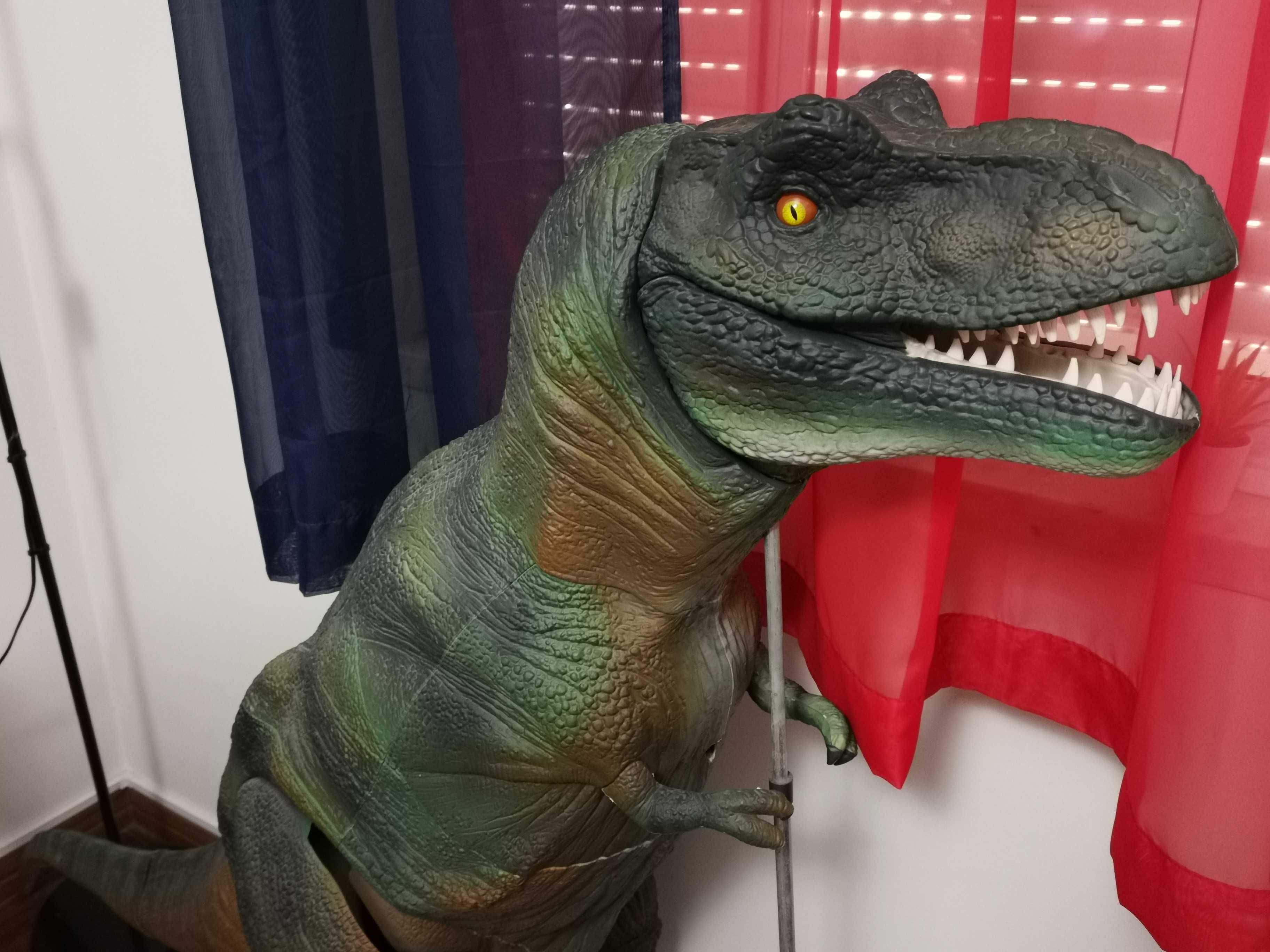 Dinossauro T-Rex com 1,20 metro de altura