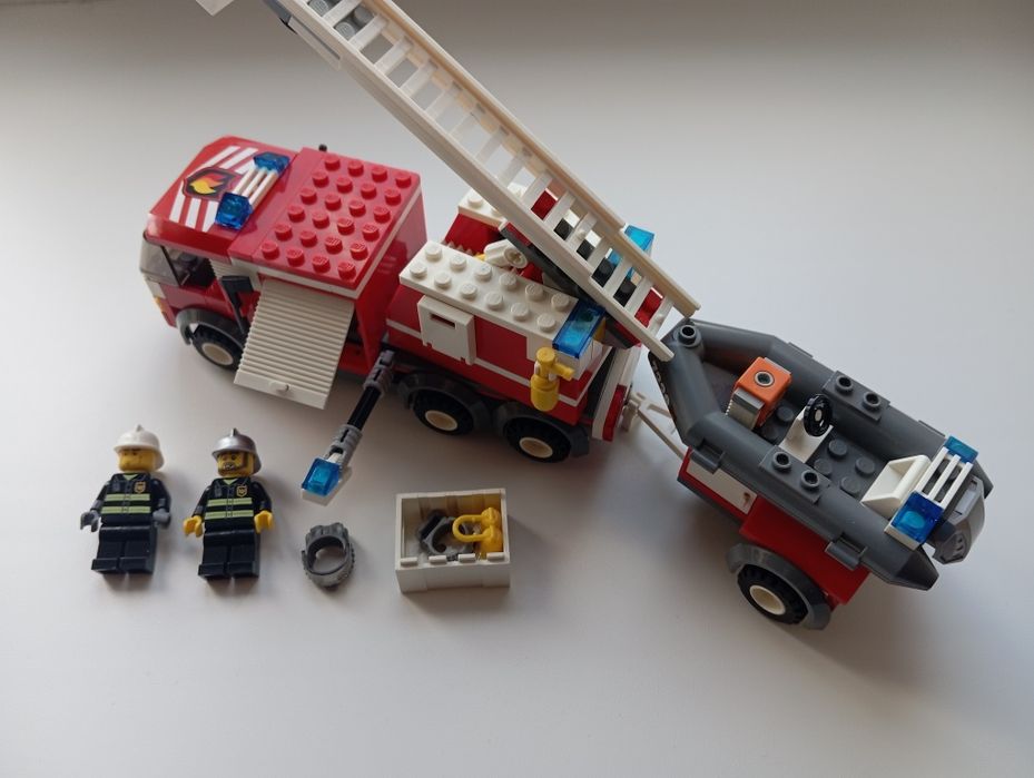Lego 7239 Fire truck (2005 рік)