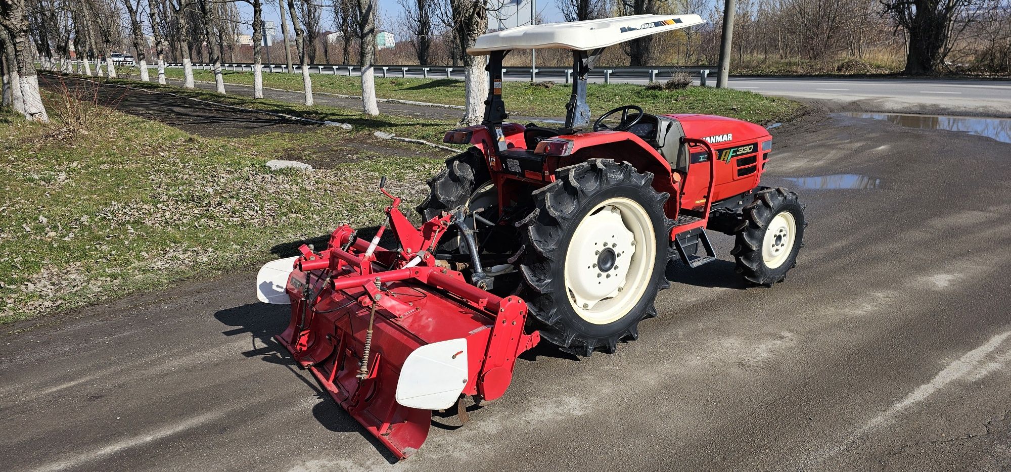 Японський  Мінітрактор Трактор   Yanmar AF330