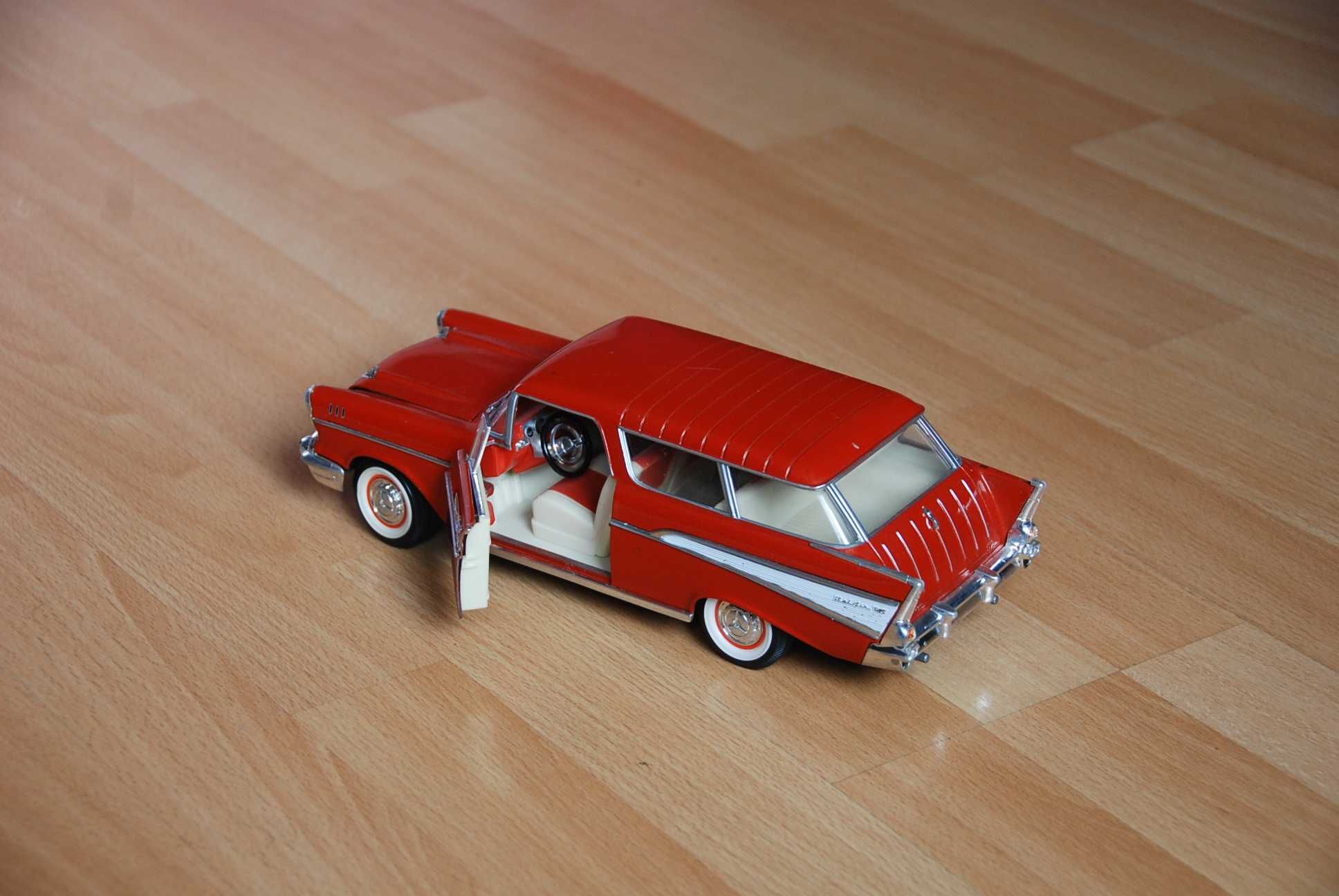 Model Chevrolet Nomad 1957, skala 1/18 Road Legends