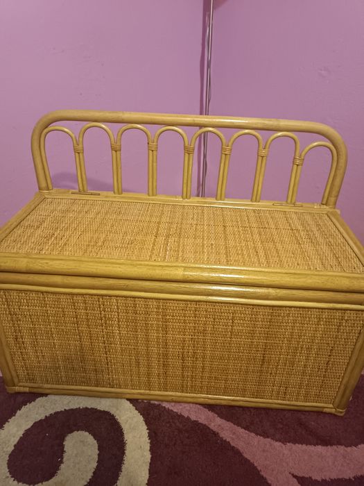 Piękna skrzynia rattanowa