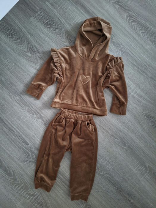 Brązowy dres 104