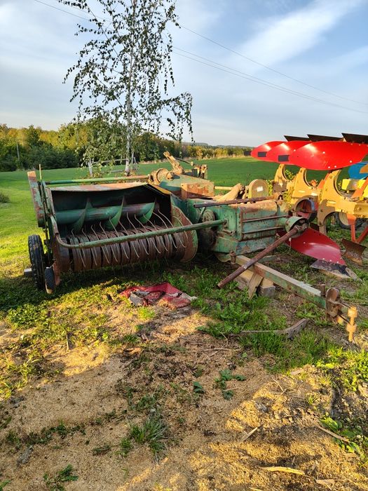 Prasa kostka John Deere 214T