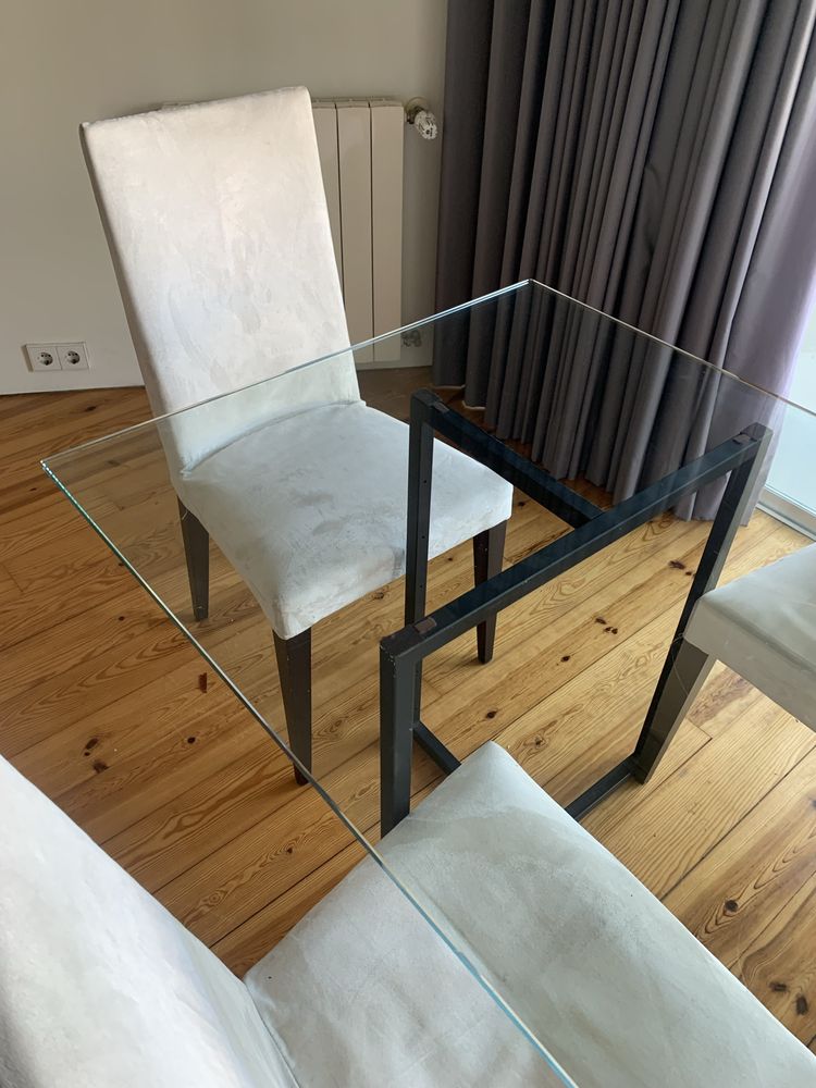 Mesa com tampo de vidro (com ou sem cadeiras)