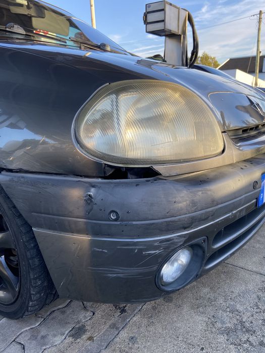 Renault Clio II 1998 com 124 mil KM