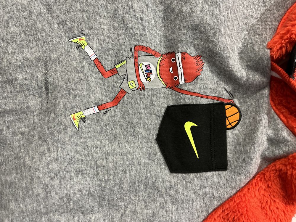 Спортивна кофта Nike
