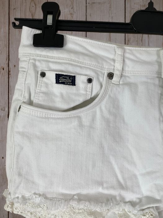 Superdry Lace Trim Hot roz. W28 damskie szorty dźinsowe