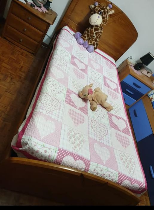 Quarto de solteiro em Pinho Mel