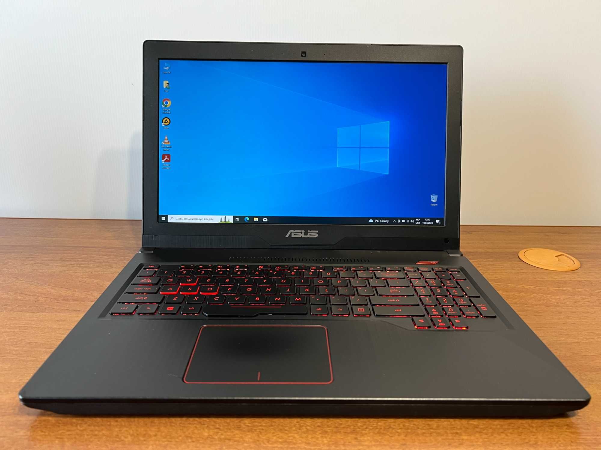 Asus FX503VD. Intel Core i7, GeForce GTX 1050, Ram 16Gb