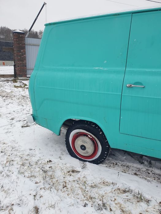 Ретро Ford transit mk1 1959 року випуску