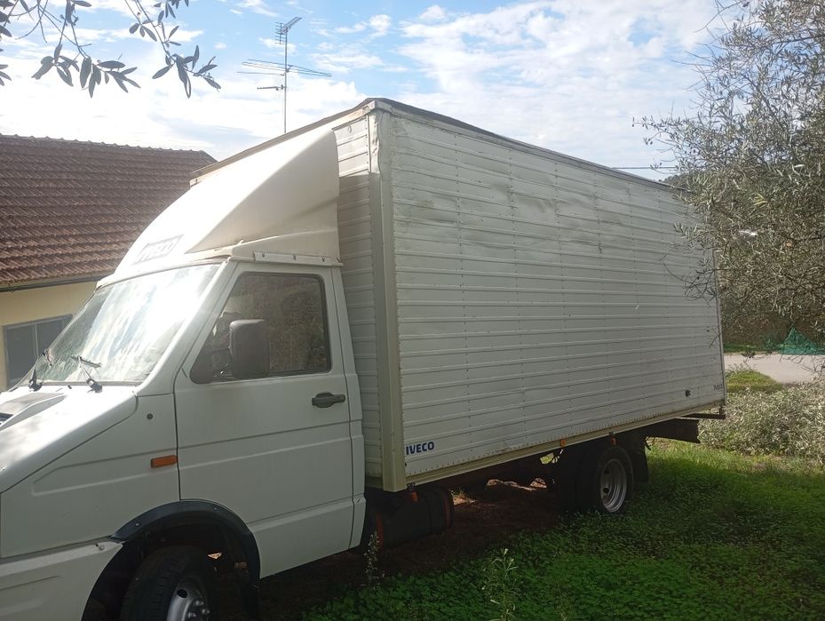 Vende-se Iveco Dally, carrinha com contentor em ótimo estado