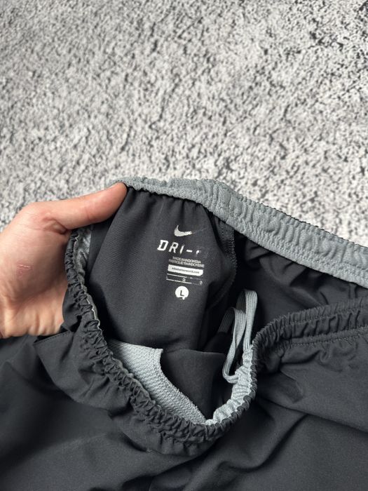 Широкие штаны Nike на утяжках Л размер