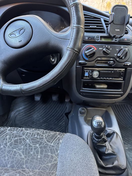 Daewoo Sens зеленого кольору