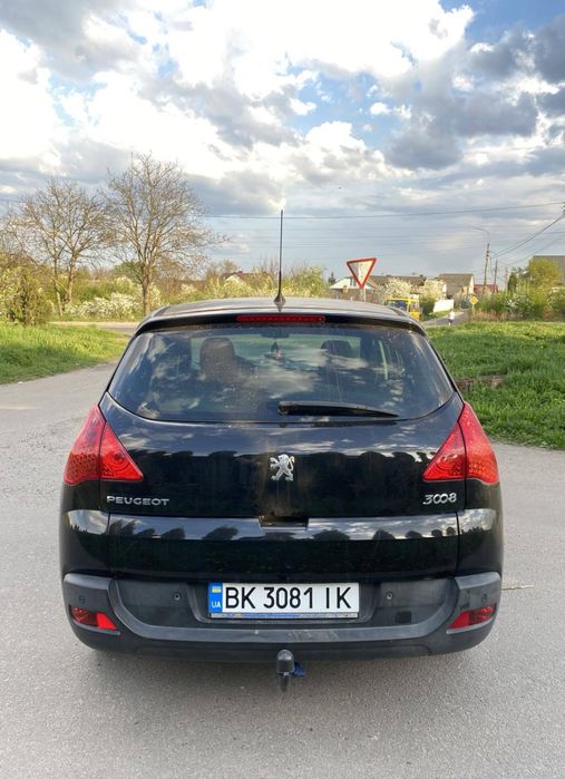 Продам власне сімейне авто Peugeot 3008