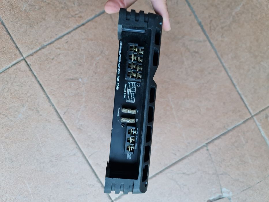 Amplificadores e leitor Alpine e Blaupunkt