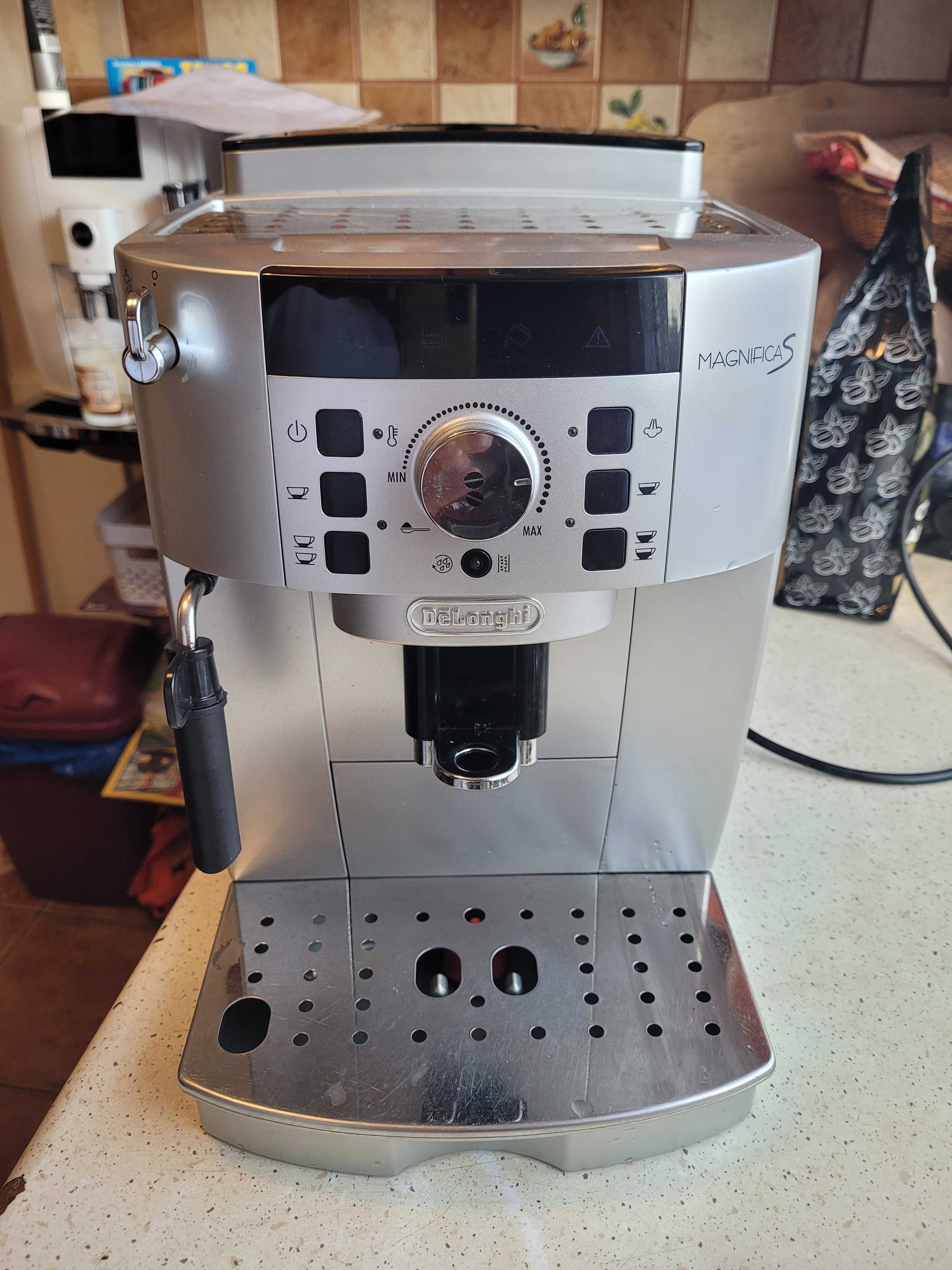 ekspres do kawy Delonghi Magnifica S