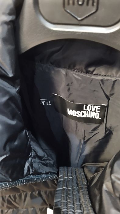 Новый пуховик Love Moschino оригинал куртка дутое пальто Москино