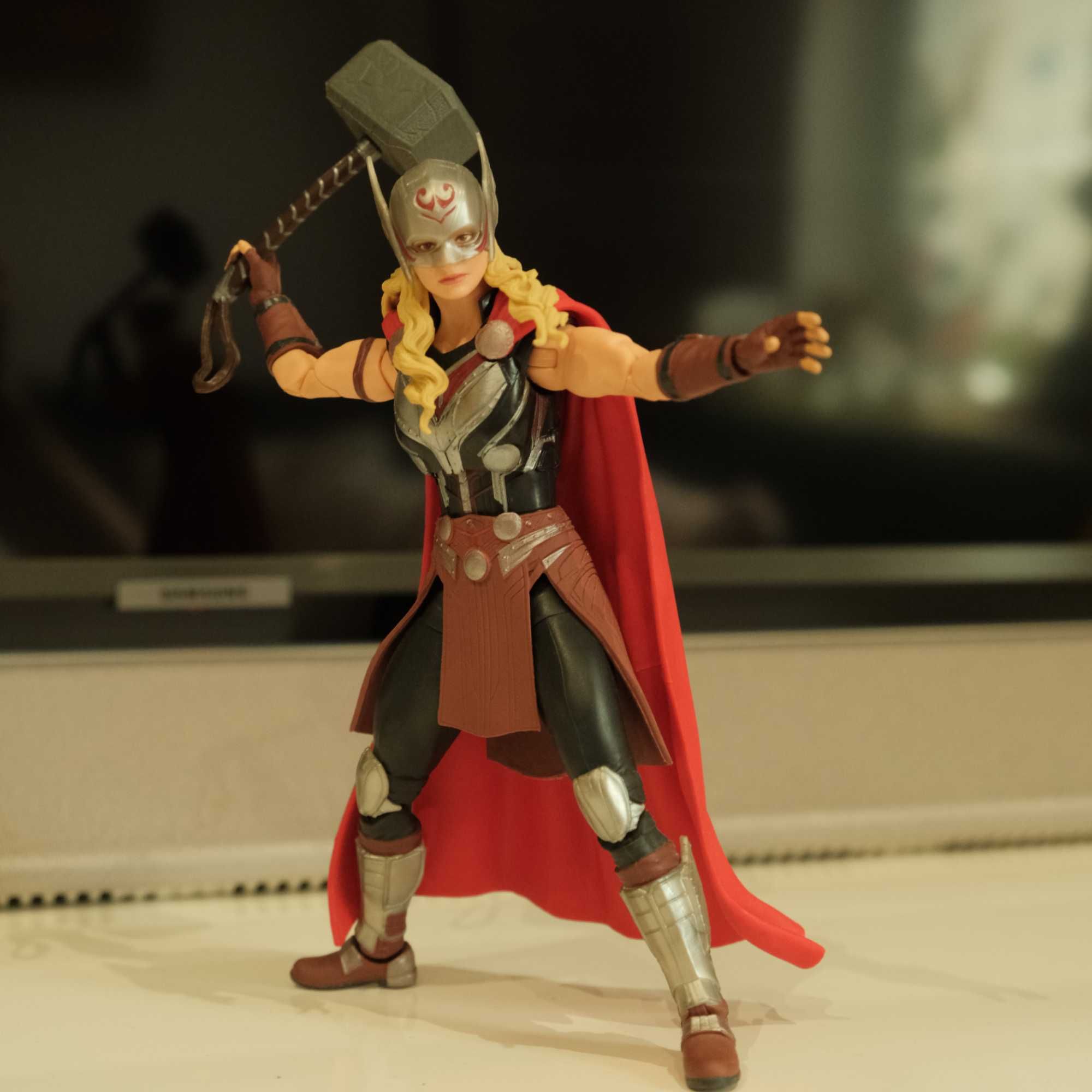 Marvel Legends Mighty Thor Thor: Love and Thunder