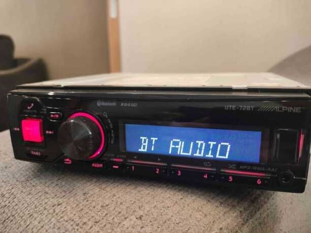 Autorrádio Alpine UTE-72BT com bluetooth