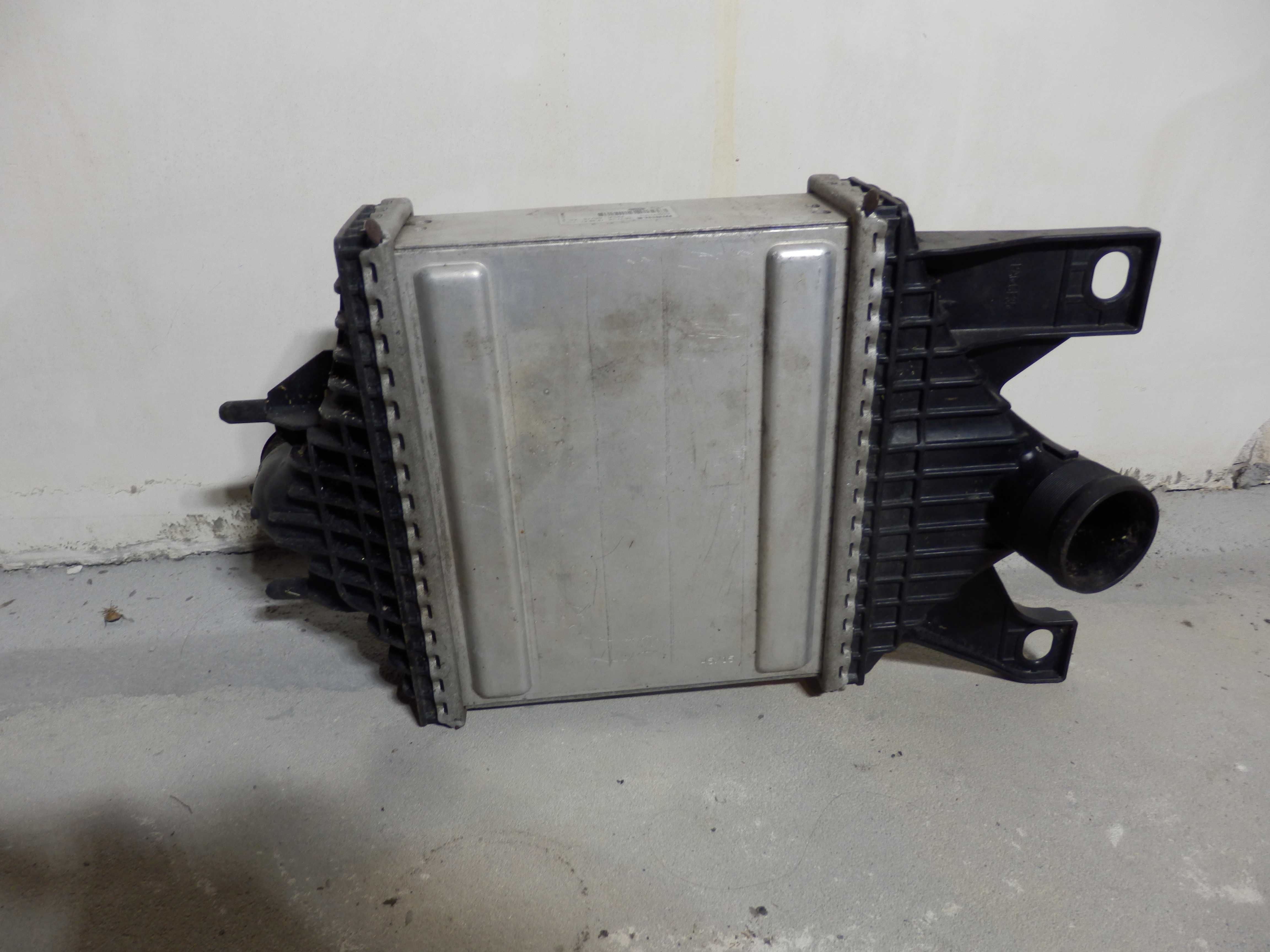 Intercooler Chłodnica Powietrza Jaguar Land Rover FPLA-6K775-AB