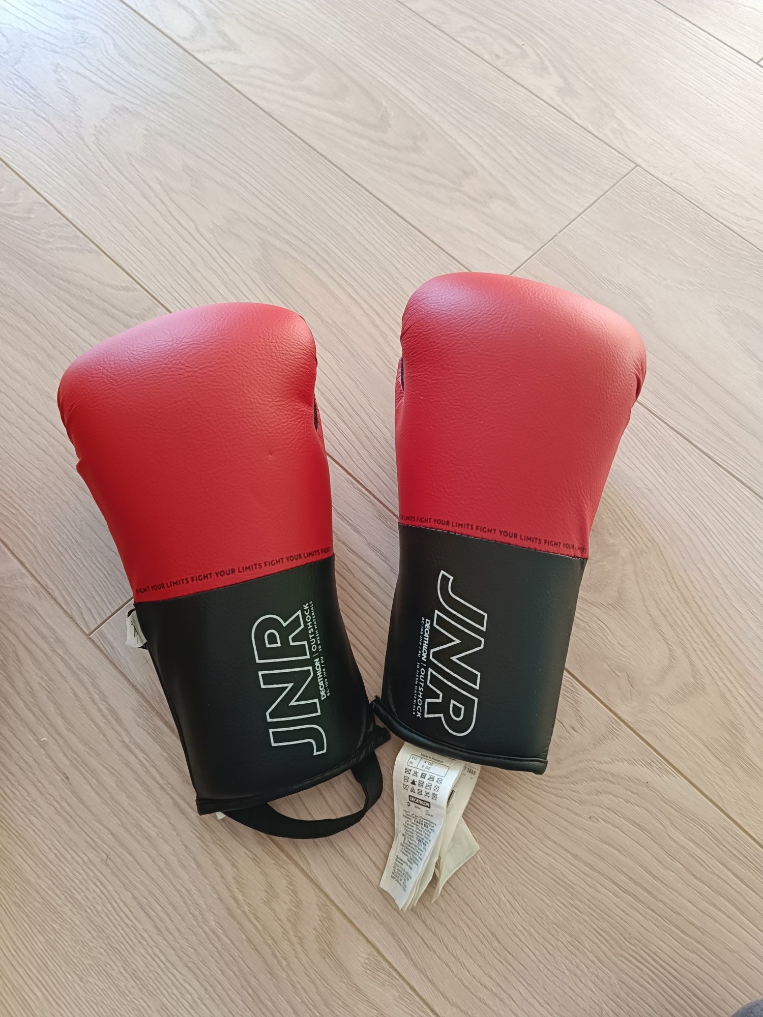 Rękawice bokserskie JNR Decathlon rozmiar 6 i 4