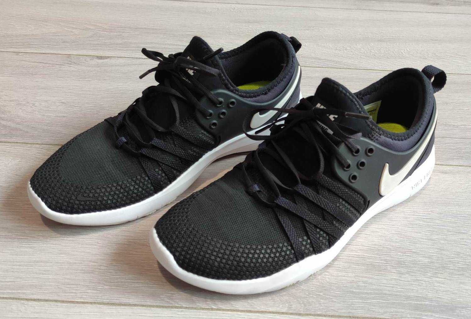 Damskie buty do biegania Nike Free TR7 roz.38