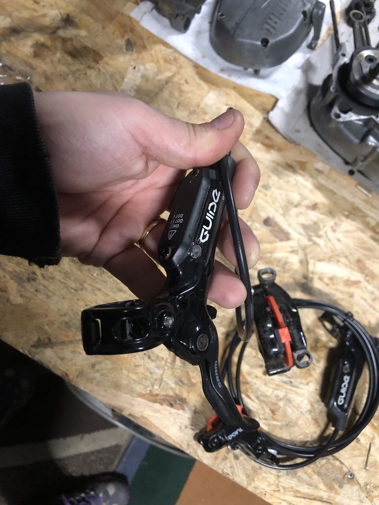 Grupo XT e travões Sram Guide e shifter SLX