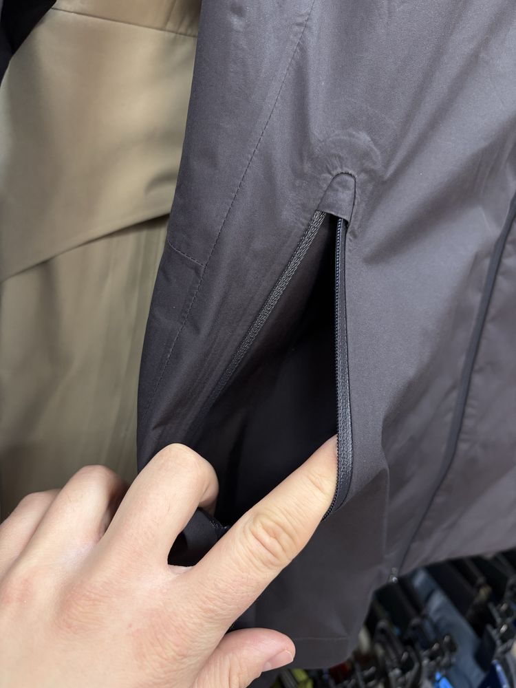 Жіноча Мембрана куртка Mammut Gore-Tex XS/S/M/XL