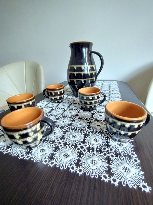 Komplet filiżanek z dzbankiem PRL gliniany na Święta