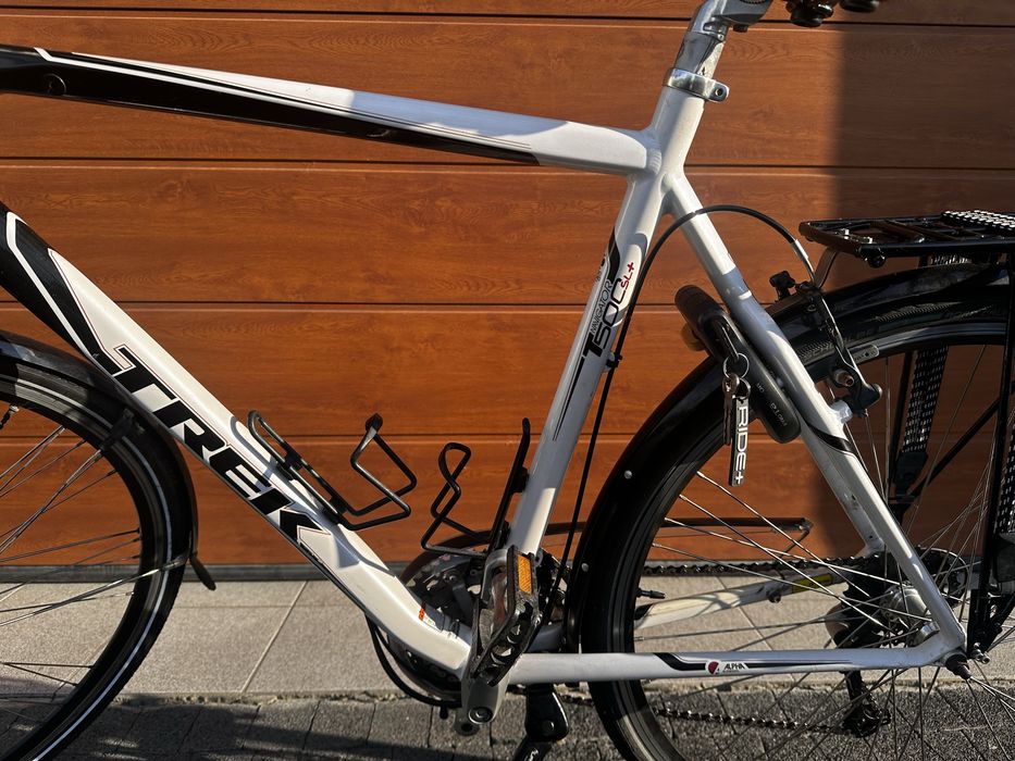 Rower trekkingowy Trek Navigator T500 SL+, rama 60,kola 28, 3x8 biegów