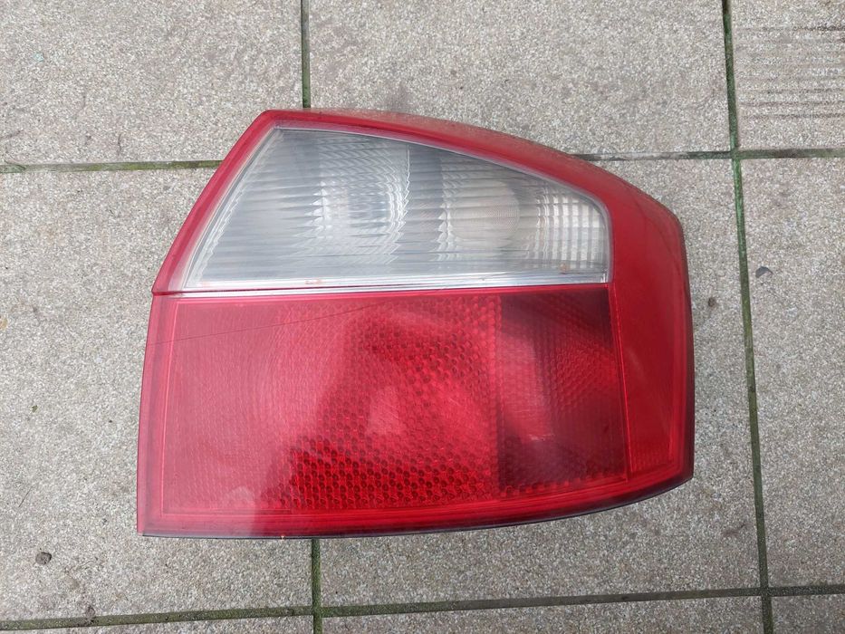 AUDI A4 B6 Lampa Tyl Tylna Prawa Europa Wysyłka CZĘŚCI