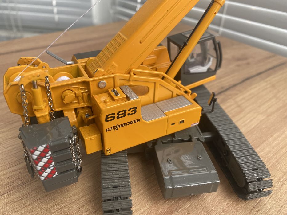 Продам модельку крана wsi nzg Senebogen 683 масштаб 1:50