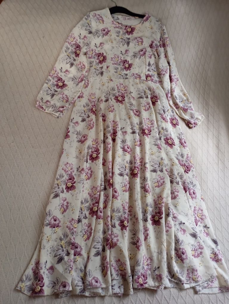 Efektowna długa sukienka XL-4XL maxi z Francji ecru w purpurowe kwiaty