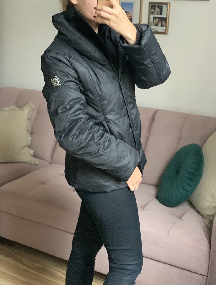 Kurtka zimowa czarna Calvin Klein L taliowana damska krotka