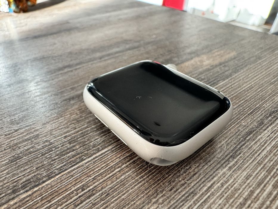 Zegarek smartwatch Apple watch 5 series 40mm